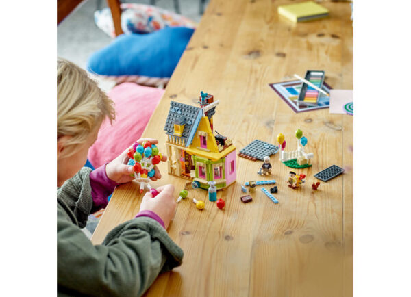 LEGO Disney - Casa din filmul Up 43217, 598 piese