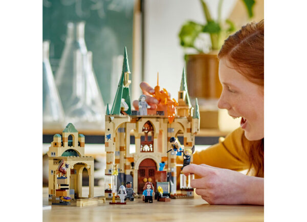 LEGO Harry Potter - Hogwarts™: Camera Necesitatii 76413, 587 piese