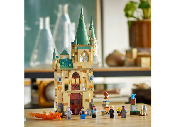 LEGO Harry Potter - Hogwarts™: Camera Necesitatii 76413, 587 piese