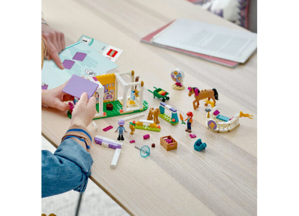 LEGO Friends - Dresaj de cai 41746, 134 piese