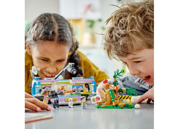 41749-lego-friends-3 LEGO Friends - Studio mobil de stiri 41749, 446 piese