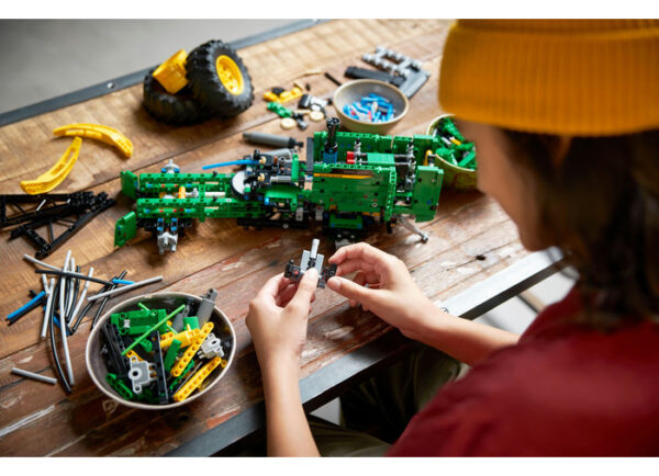 42157-lego-technic-4 LEGO Technic - Tractor John Deere 948L-II 42157, 1492 piese