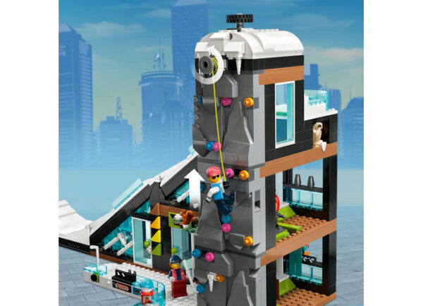 LEGO City - Centru de ski si escalada 60366, 1045 piese