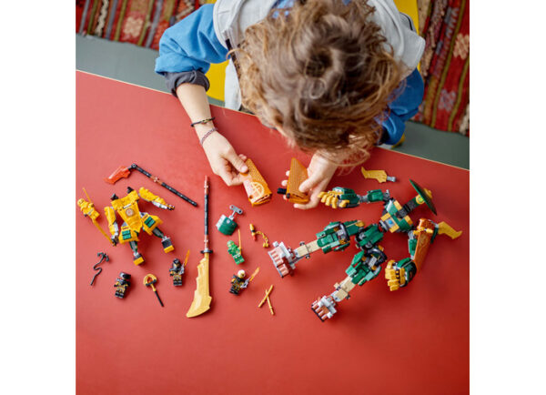 LEGO Ninjago - Robotii lui Lloyd si Arin 71794, 764 piese