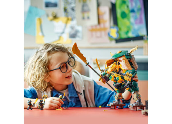 LEGO Ninjago - Robotii lui Lloyd si Arin 71794, 764 piese