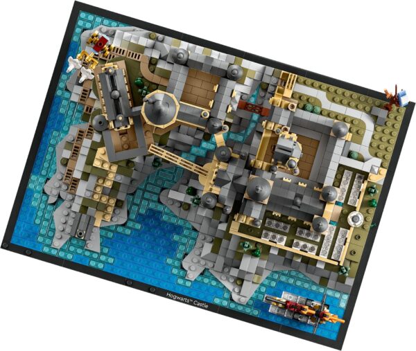 76419_alt5 LEGO® Harry Potter™ - Castelul Hogwarts™ si imprejurimile 76419, 2660 piese