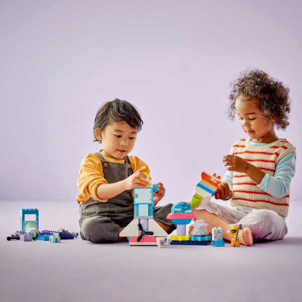 LEGO DUPLO - Aventura cu naveta spatiala 3in1 10422, 58 piese