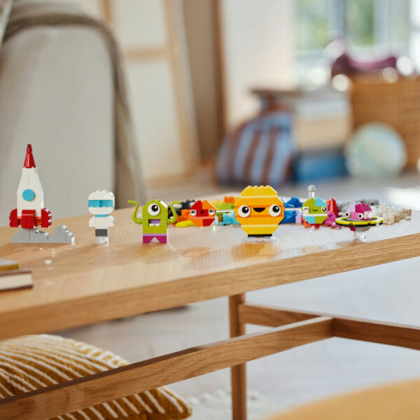 LEGO Classic - Planete creative 11037, 450 piese