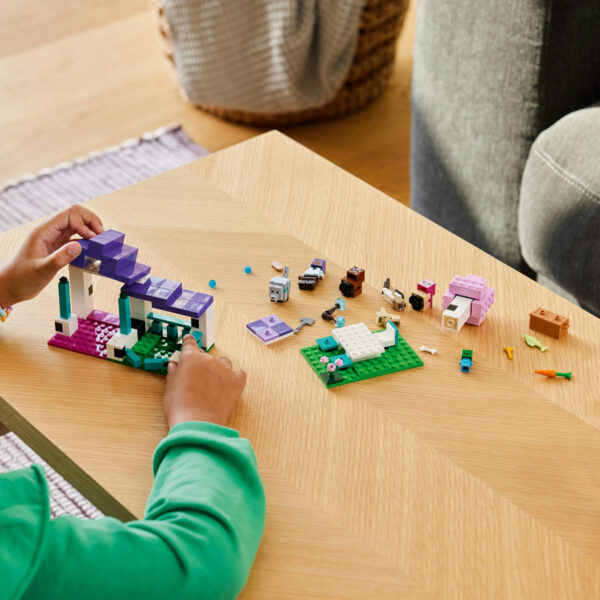 LEGO Minecraft - Refugiul animalelor 21253, 206 piese