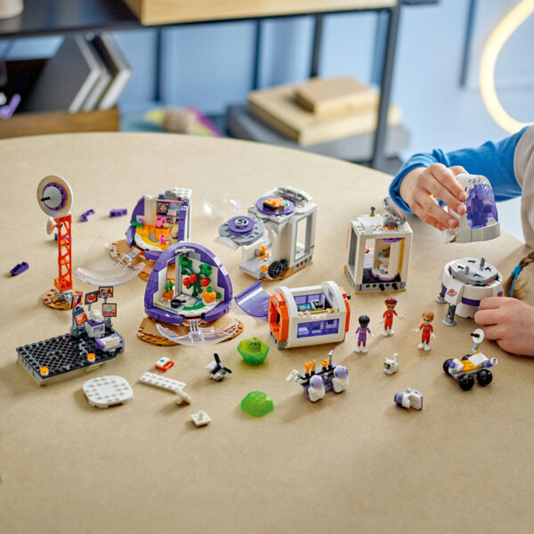 LEGO Friends - Baza spatiala si racheta pe Marte 42605, 981 piese