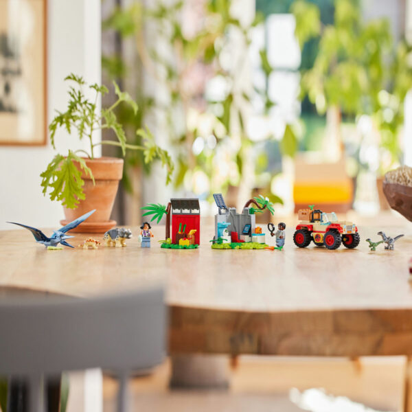 LEGO Jurassic World - Centrul de salvare al puilor de dinozaur 76963, 139 piese