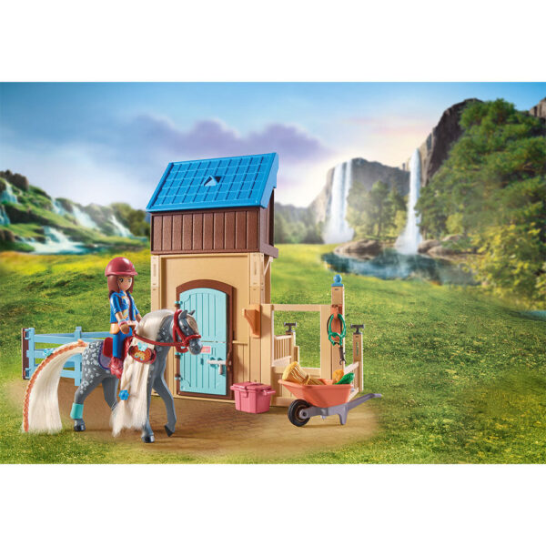 Playmobil - Grajd Cu Amelia Si Calutul Whisper - PM71353