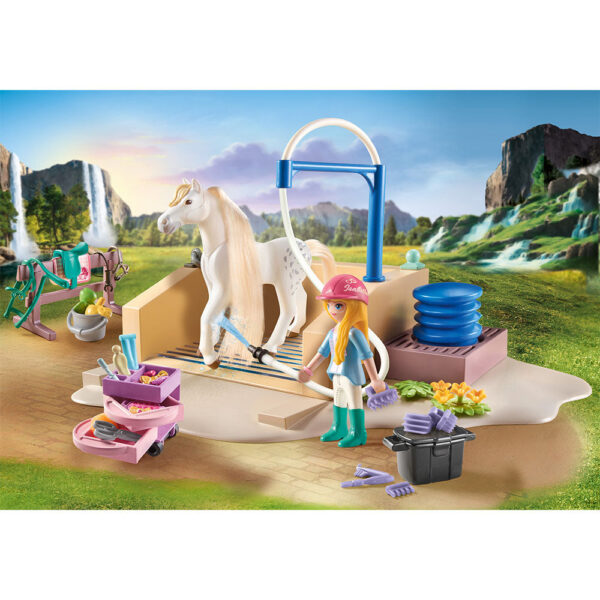 Playmobil - Spalatorie Cu Isabella Si Calutul Lioness - PM71354