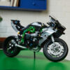 LEGO Technic - Motocicleta Kawasaki Ninja H2R 42170, 643 piese