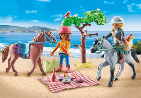 Playmobil-DRUMETIE LA PLAJA CU CAII AMELIA SI BEN - PM71470