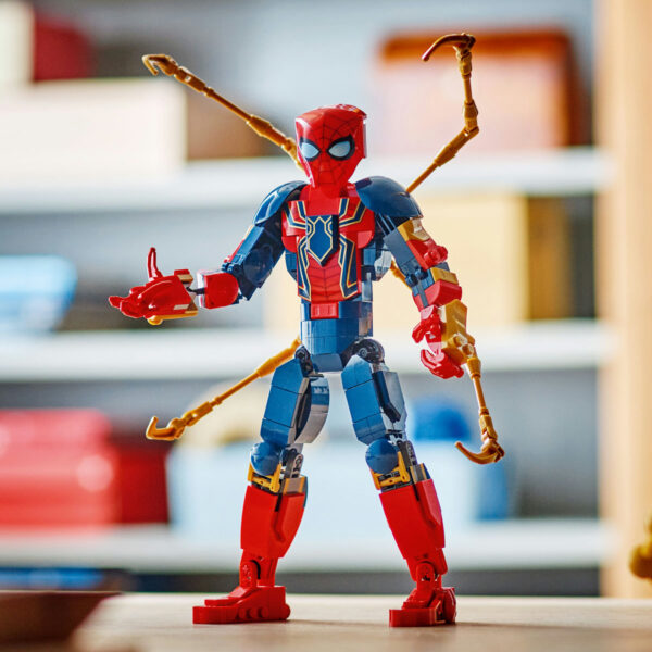 LEGO Marvel Super Heroes - Figurina de constructie Omul Paianjen de fier 76298, 303 piese