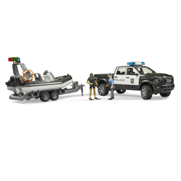 Bruder camion de politie RAM 2500 cu lumini si sunete si remorca cu barca - BR02507