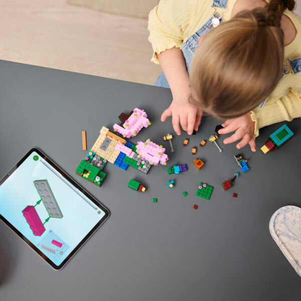 LEGO Minecraft - Gradina cu ciresi înfloriti 21260, 304 piese