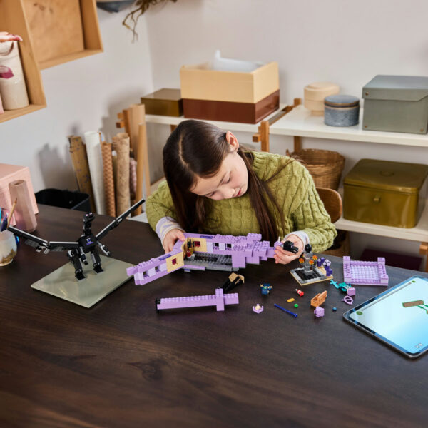 21264-lego-minecraft-3 LEGO Minecraft - Dragon Ender si Corabia din End 21264, 657 piese