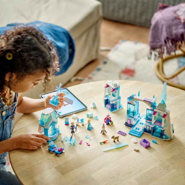 LEGO Disney - Palatul de gheata al Elsei 43244, 630 piese