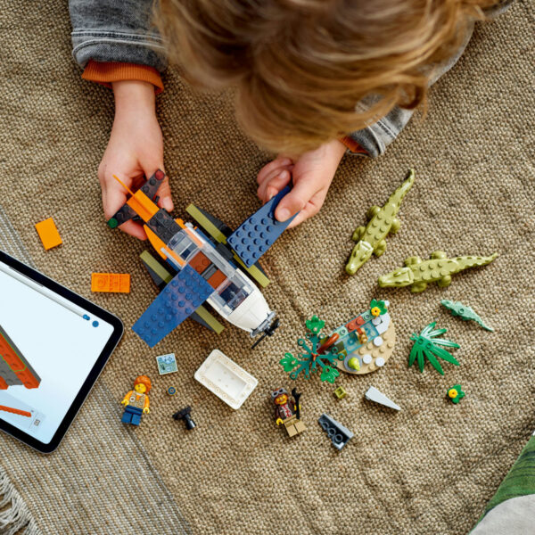 LEGO City - Hidroavionul unui explorator al junglei 60425, 177 piese