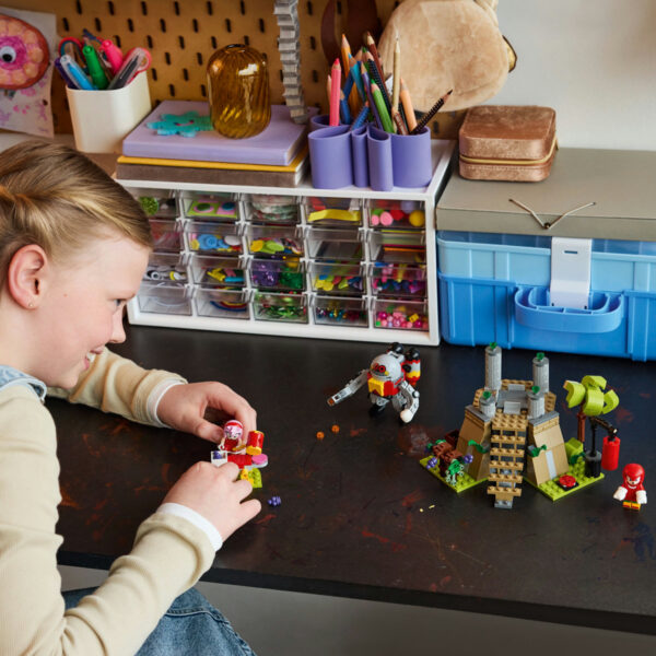 76998-lego-sonic-the-hedgehog-4 LEGO Sonic the Hedgehog - Knuckles si Altarul Master Emerald 76998, 325 piese