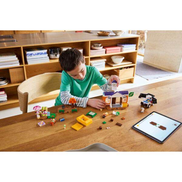 77052-lego-animal-crossing-3 LEGO Animal Crossing - Concertul lui K.K. la Plaza 77052, 550 piese