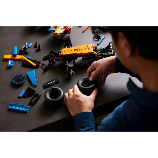LEGO Technic - McLaren Formula 1﻿ 42141, 1432 piese