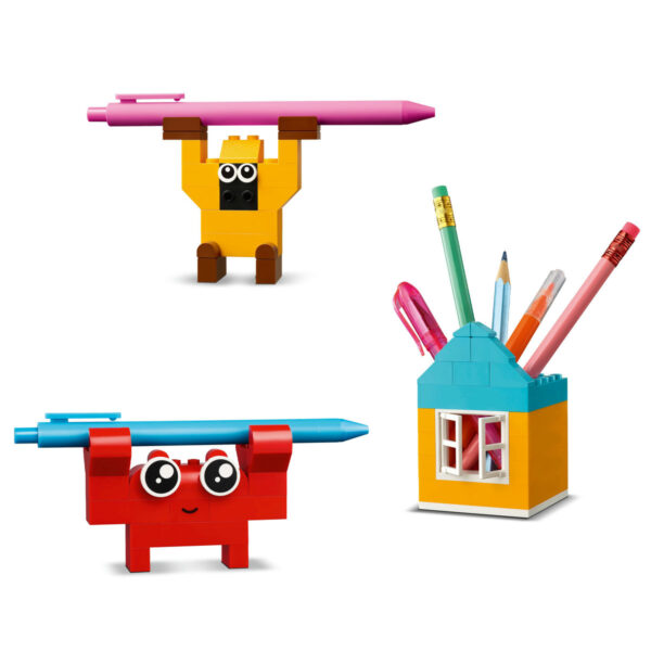 11042-lego-classic-4 LEGO Classic - Cutia creativitatii si a veseliei 11042, 680 piese
