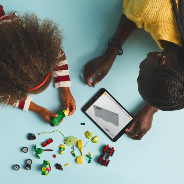 LEGO DUPLO - Spin si Electro în dino-vehicule 11198, 124 piese