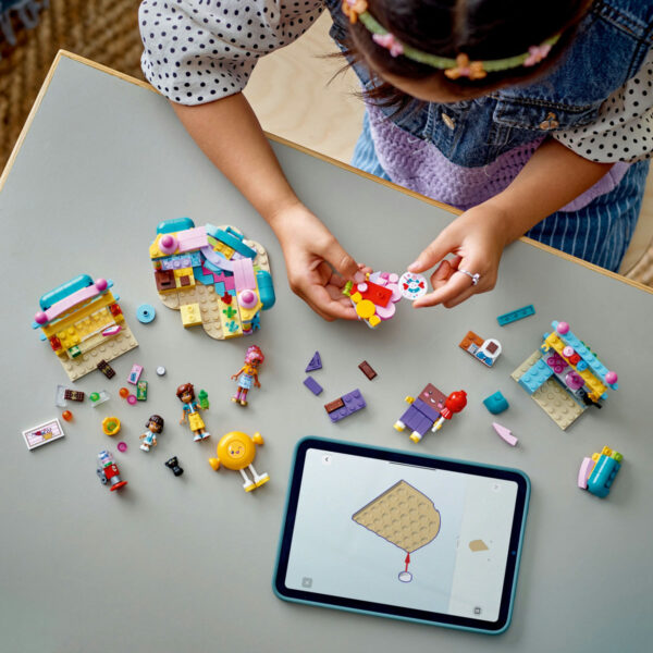 LEGO Friends - Magazinul de dulciuri din orasul Heartlake 42649, 376 piese