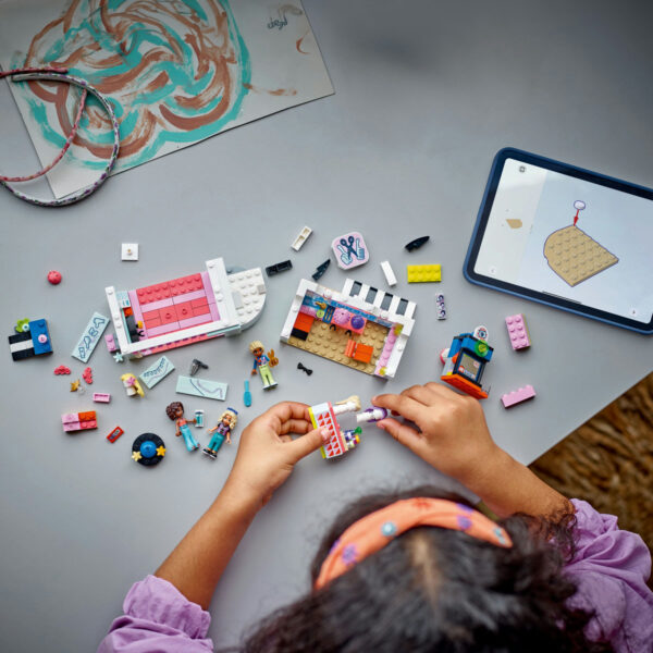 LEGO Friends - Salon de coafura si magazin de accesorii 42662, 347 piese