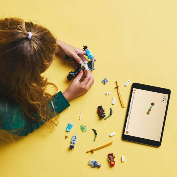 71827-lego-ninjago-3 LEGO Ninjago - Costumul robot de lupta al lui Zane 71827, 92 piese