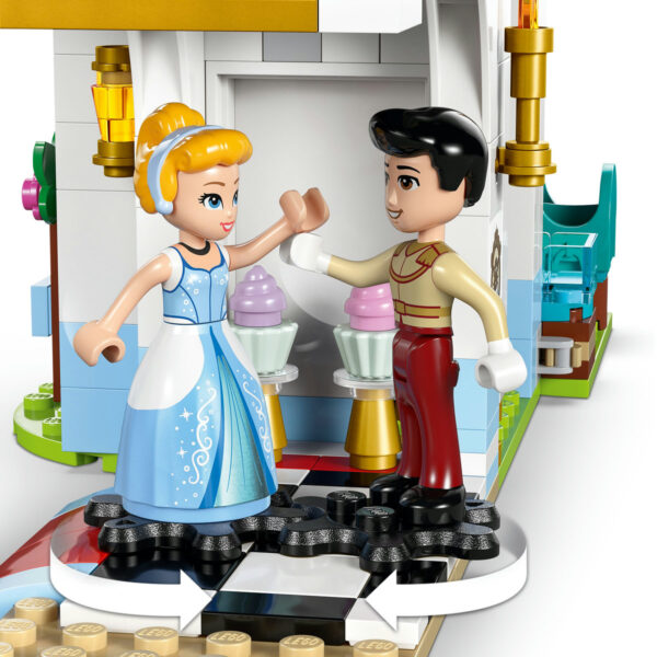 LEGO Disney - Castelul si caleasca Cenusaresei 43275, 596 piese