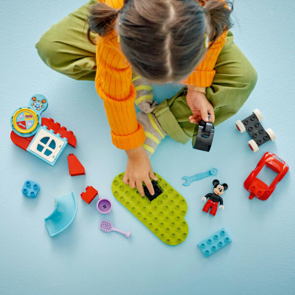 LEGO DUPLO - Clubul si masina lui Mickey Mouse 10454, 27 piese