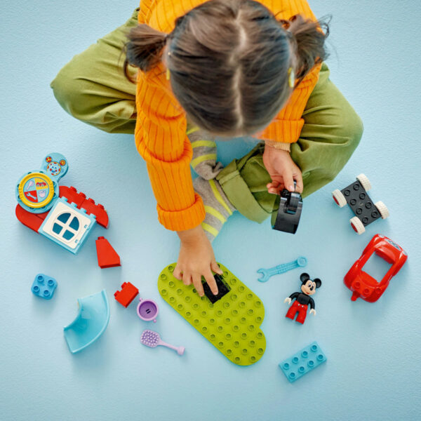 LEGO DUPLO - Clubul si masina lui Mickey Mouse 10454, 27 piese