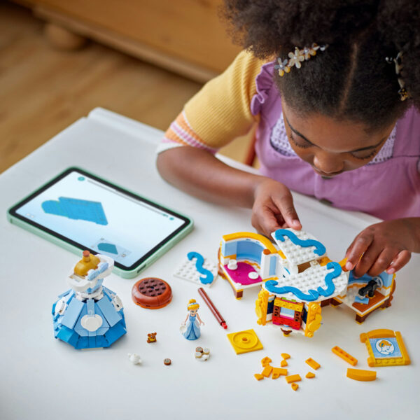 LEGO Disney - Rochia Cenusaresei 43266, 474 piese