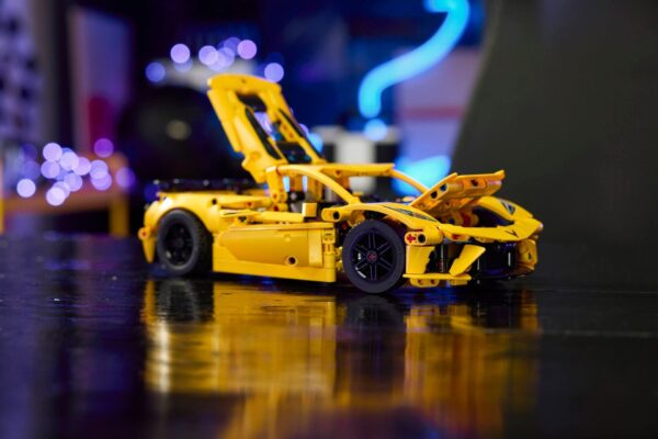 LEGO® Technic - Chevrolet Corvette Stingray 42205, 732 piese