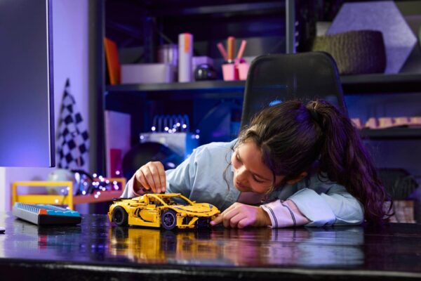 LEGO® Technic - Chevrolet Corvette Stingray 42205, 732 piese