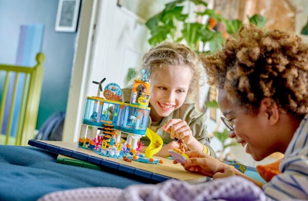 LEGO® Friends 41736 - Centru de salvare pe mare