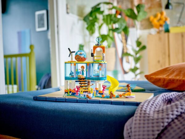 LEGO® Friends 41736 - Centru de salvare pe mare