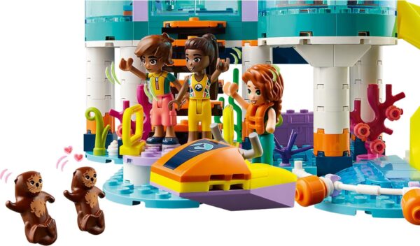 LEGO® Friends 41736 - Centru de salvare pe mare
