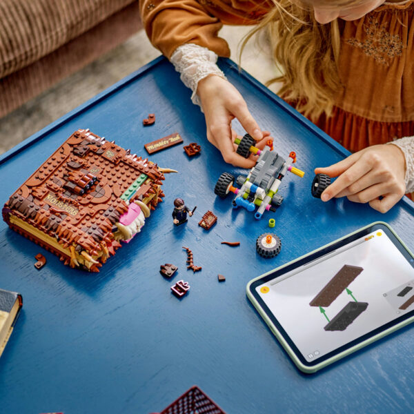 LEGO Harry Potter - Cartea monștrilor Colți de monstru 76449, 518 piese