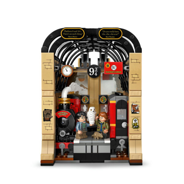 LEGO Harry Potter - Colțul cu cărți: Expresul Hogwarts 76450, 832 piese