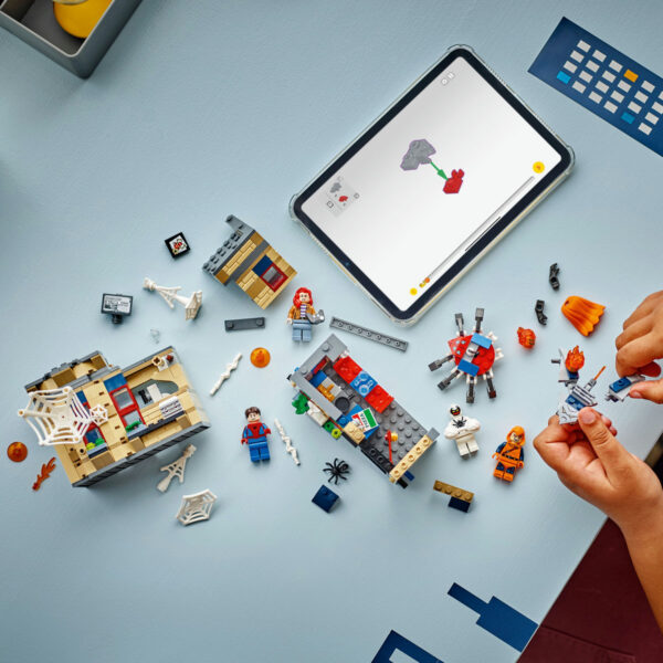 LEGO Super Mario - Mario Kart – LEGO Mario interactiv si Standard Kart 72043, 278 piese