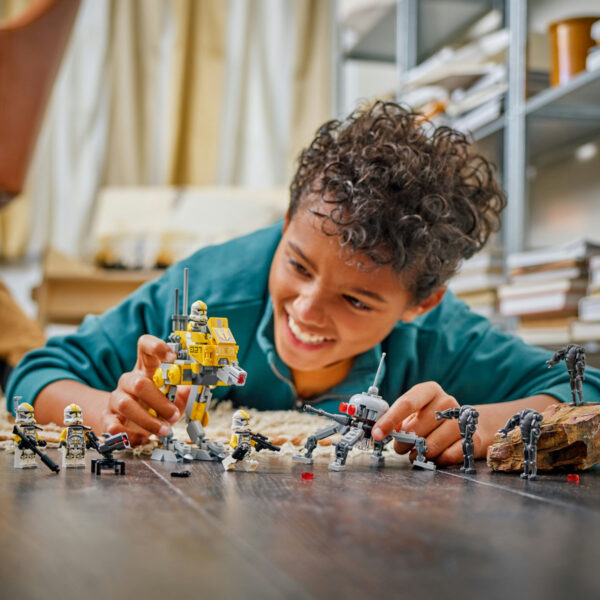 LEGO Star Wars - Pachet de lupta Soldati clona din unitatea stelara 327 75431, 258 piese