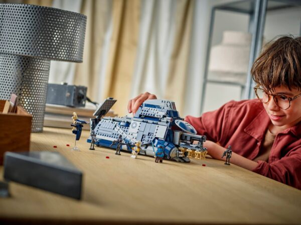 Lego Star Wars 75435 -  Vehiculul MTT al separatisilor din Batalia de pe Felucia, 976 piese