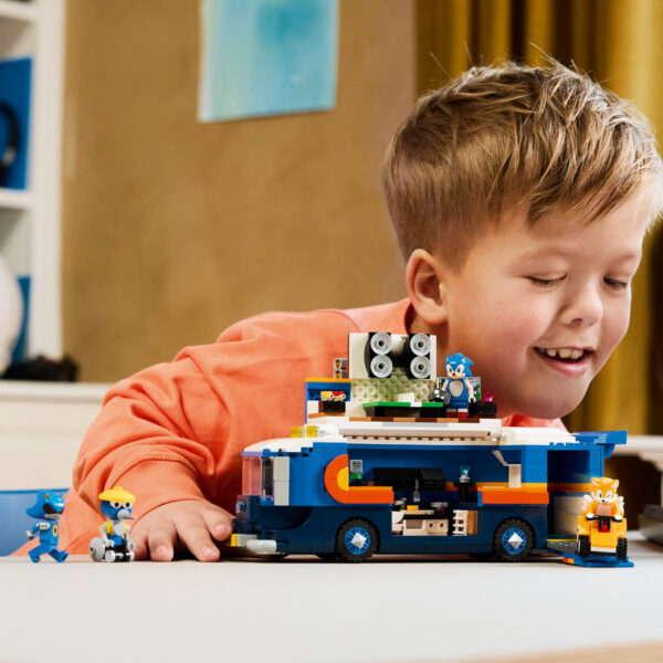 77006-lego-sonic-the-hedgehog-4 LEGO Sonic the Hedgehog - Camionul de comanda al echipei Sonic 77006, 747 piese