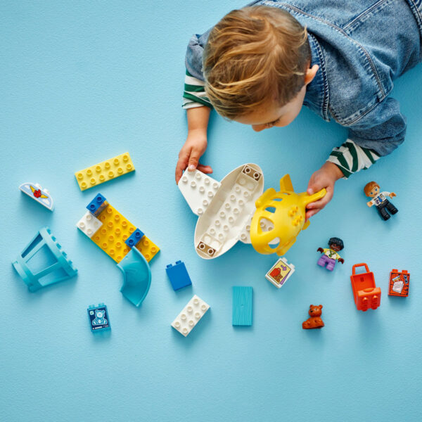 LEGO DUPLO - Prima oara la aeroport 10443, 23 piese