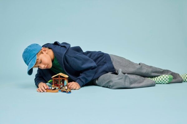 75636_lifestyle_cons_en-gb LEGO One Piece - Coliba în Satul Morii 75636, 299 piese